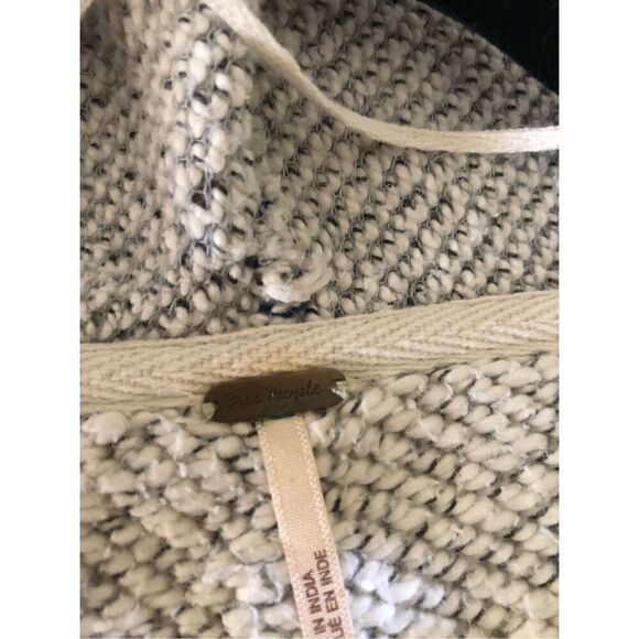 FREE PEOPLE Soft Textured Long Sleeve Hooded Pullover Top w/ Fraying SZ XS - Picture 16 of 16